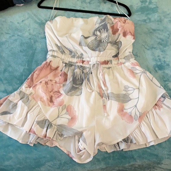 Showpo. Pants - White floral dressy romper